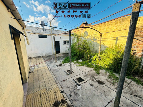 Alquiler Casa San José De Mayo En Centro 2 Dormitorios Cochera Abierta Y Cerrada Con Patio Verde Y Barbacoa Inmobiliaria Menyou