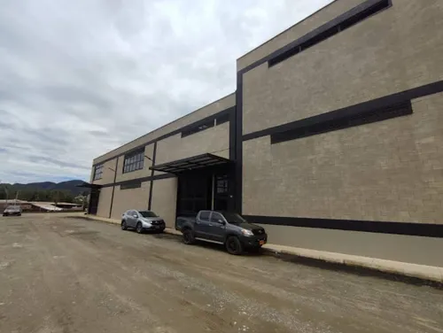 Bodegas En Arriendo El Santuario 643-8292527