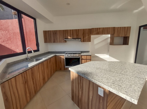 Casa Nueva En Venta En Lomas Tetela, Cuernavaca Morelos.