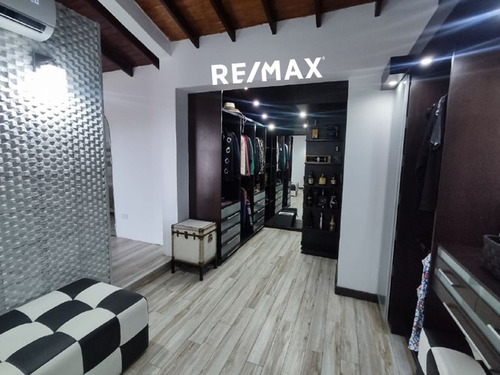 Imagen 12 de 20 de Re/max 2mil Vende Townhouse En Urb. Manantiales Los Robles