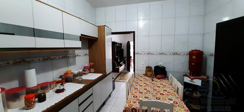 Imagem 5 de 15 de Casa - Padrão, Para Venda Em Joinville/sc - V572