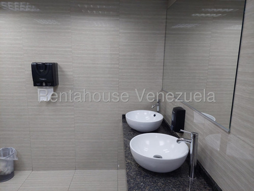 Cr. Amplia Oficina En Alquiler En Boleita Norte