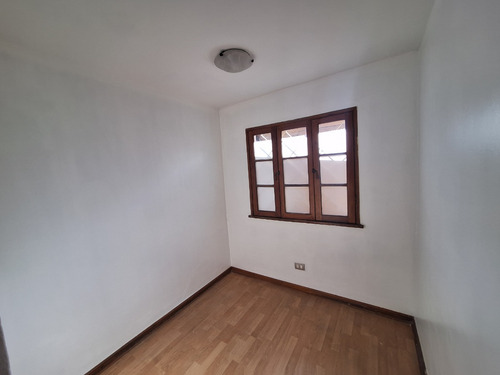 Casa De 1 Piso En Pje. Abierto. A Pasos Bilbao Cod. 41074