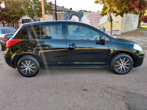 Nissan Tiida 1.8 Visia 2010