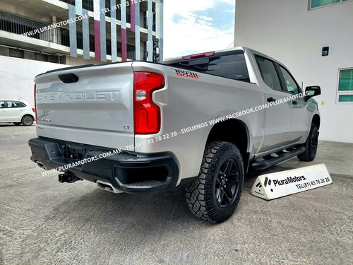 Imagen 5 de 15 de Chevrolet Cheyenne Crew Cab 4x4 Z71 Trail Boss 2021 Cam Rev