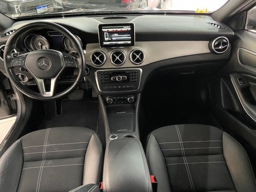Imagem 8 de 14 de Mercedes Gla200 2015 1.6 Flex Cinza