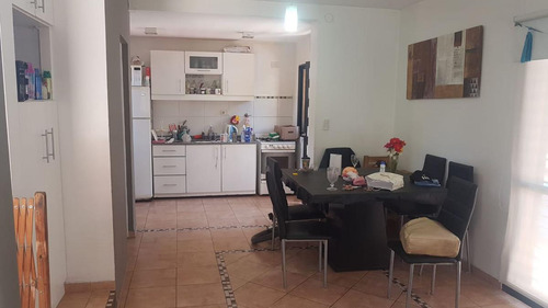 Dúplex En Venta - 2 Dormitorios 2 Baños - Cochera - 122 Mts2 - Villa Elvira