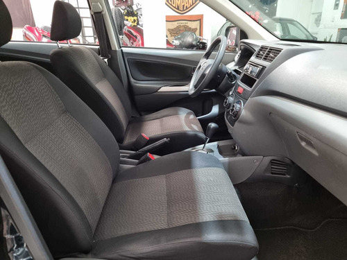 Imagen 5 de 15 de Toyota Avanza 2013 1.5 Premium 99hp At