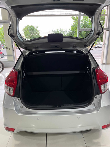 Imagen 5 de 16 de Toyota Yaris 2017 1.5 107cv
