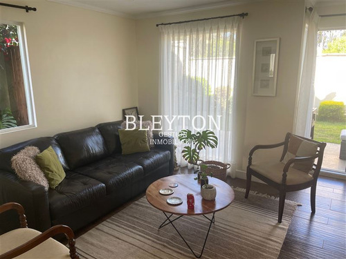 Casa En Venta En Los Almendros Reñaca