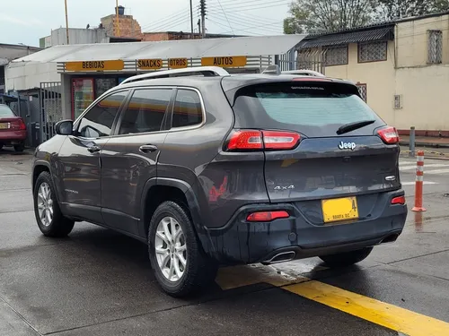 Jeep Cherokee 3.2 Longitude Plus