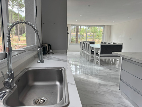 Casa A Estrenar En Venta 5 Ambientes - Pinamar Norte - Frontera.
