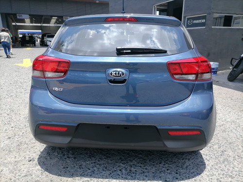 Imagen 10 de 13 de Kia Rio Hb Lx 4490