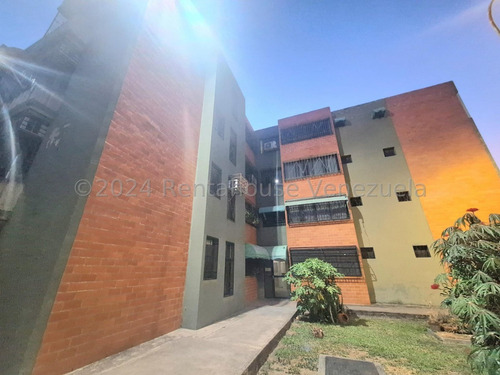 Comodo Apartamento En Venta Urb Narayola La Morita Areas Comunes Todos Los Servicios Precio Negociable Estef 24-21669