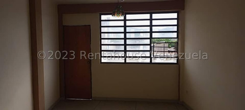 Imagen 6 de 24 de Edificio Ubicado En La Avenida Brager, Cuatro Apartamento, Dos De Ellos De 108 Mtrs2 Y Dos De 84 Mtrs2, Piso 1 Y 2. En La Planta Baja Dispone De Cuatro Santa Maria Para Locales Comerciales