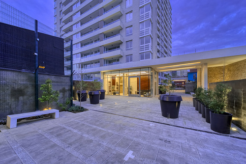 Edificio Av. Recoleta (1 Est. 1 Bod.) Vista Nororiente Piso