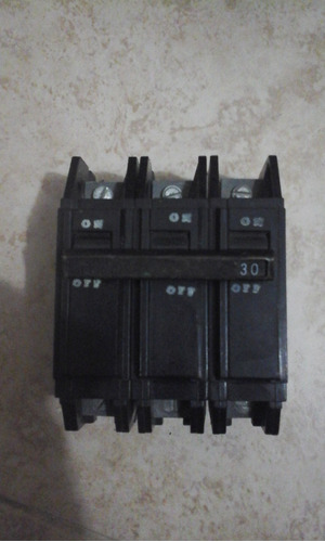 Breaker 3x30 Amp Thqc Superficial General Electric