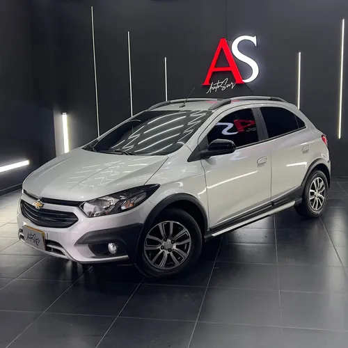 Chevrolet Onix 1.4 Active Hatchback 2018