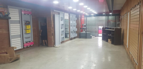 Imagen 3 de 12 de Edificio Comercial - Temperley