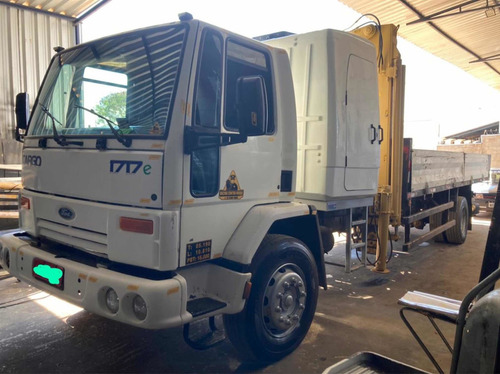 Imagem 7 de 14 de Ford Cargo 1717e