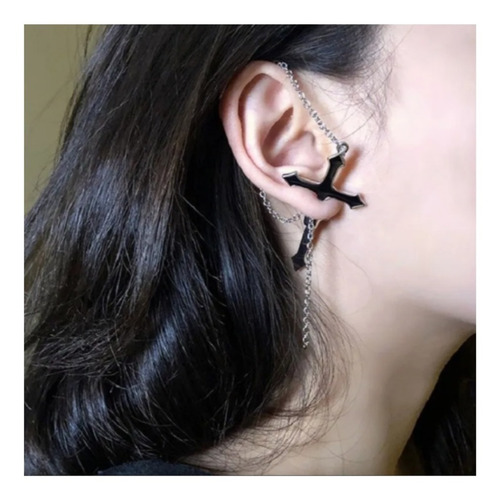 Imagem 4 de 5 de Brinco Ear Cuff Punk Gótico Cruz Crucifixo Negro