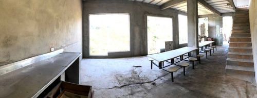 Chácara Com Bela Casa E Lagoa