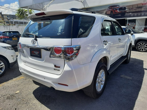 Imagen 8 de 13 de Toyota Fortuner