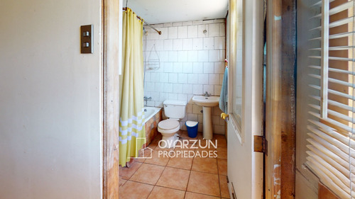 Casa En Venta De 6 Dormitorios 2 Baños 1 Estacionamiento