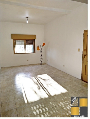 Imagen 2 de 10 de Departamento Tipo Casa En Venta En Valentin Alsina