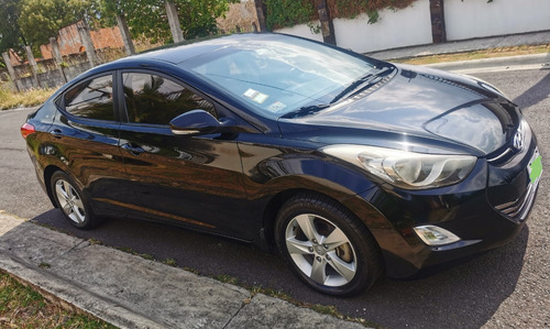 Imagen 2 de 11 de Hyundai Elantra Gls