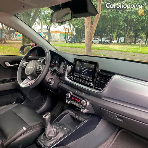 Kia Stonic 1.0 Mt Zenith Híbrida La Más Full Como Nueva