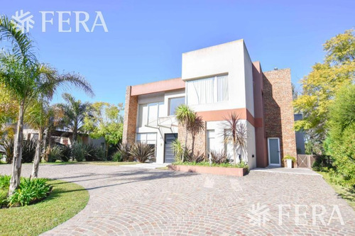 Imagen 2 de 24 de Venta De Casa De 4 Ambientes Con Galeria Con Parrilla Y Piscina En Fincas De Iraola Ii (28248)