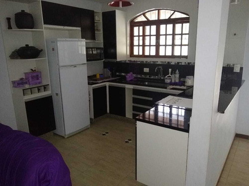 Condomínio Ibiúna 1.000 Mts Casa, Piscina, Boa Localização!