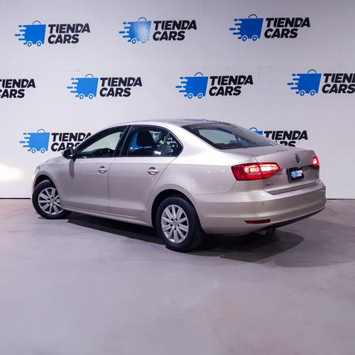Imagen 2 de 8 de Volkswagen Vento 2.0 Advance 115cv Summer Package
