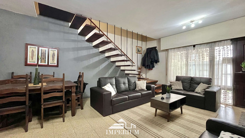 Casa De 2 Dormitorios, 2 Baños Y Garaje En Parque Batlle