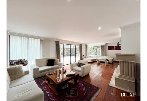 Vendo, Apartamento En La Carolina, 4 Habitaciones Para Inversión