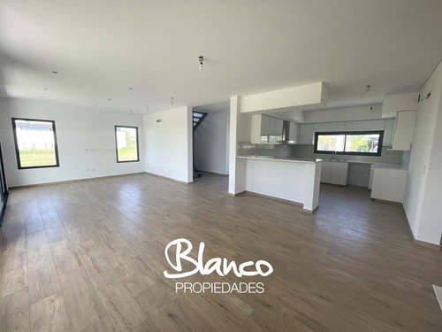 Casa En Venta En Puertos Del Lago, Barrio Ceibos, Escobar, G.b.a. Zona Norte