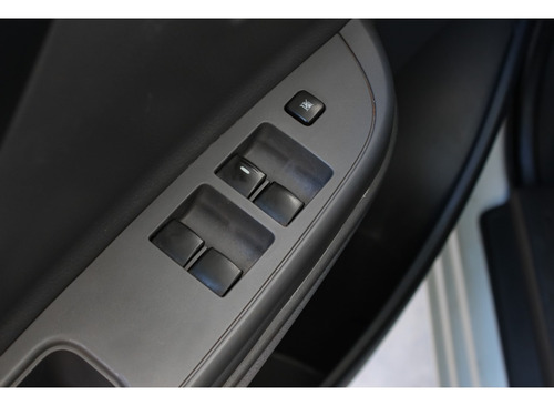Mitsubishi L200 Triton 2.4 16V TURBO DIESEL OUTDOOR GLX CD 4X4 MANUAL
