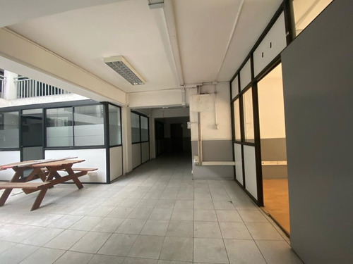 Arriendo Local Comercial Pleno Centro De La Ciudad...