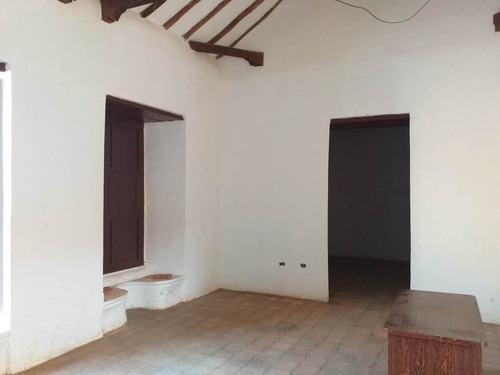 Imagen 3 de 6 de Local Comercial En Venta Con Estilo Colonial En El Centro De Coro 22-8481 04126887776