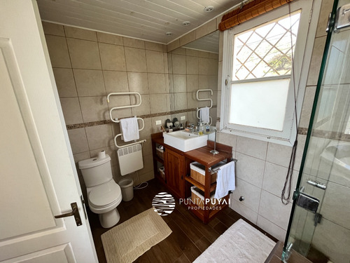 Casa 3 Niveles Con Vista Insuperable A La Bahia De Papudo