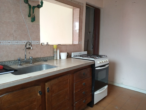 Imagen 10 de 26 de Casa De 3 Ambientes Con Garage Cubierto + Depto Al Fondo