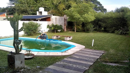 Imagen 6 de 14 de Moderna Casa Quinta Inmejorable Ubicación Sobre Asfalto A Metros De Ruta 2