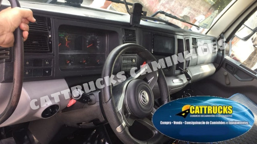 Imagem 9 de 11 de Vw 24250 Constellation 6x2 Ano 2010 Baú Sider
