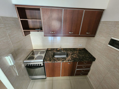 Venta. Departamento Monoambiente Con Balcón Terraza En Caballito.