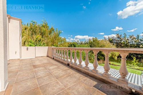 Imagen 17 de 30 de Casa En Venta En Los Castores