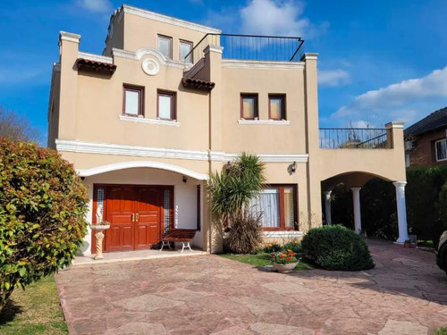 Casa En Venta  Country Club De Campo Banco Provincia 6 Ambientes