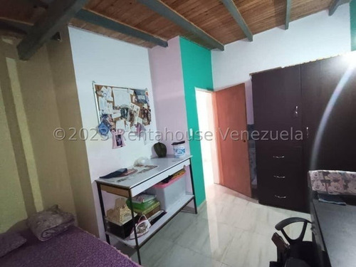 Imagen 15 de 19 de Townhouse En Venta Urb. Uriel I Turmero Lc Mls #23-20359