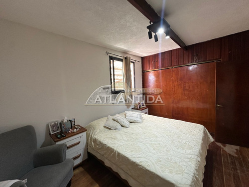 Venta En Atlántida, A 3 Cuadras De Av Artigas, Casa Principal, Barbacoa, Apto Al Fondo Y Piscina Climatizada. Inm Atlántida.