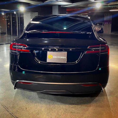 Tesla Model X 2023